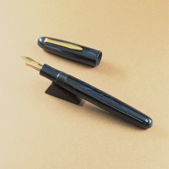Eboya Fountain Pen - Houju in Deep Sea Blue