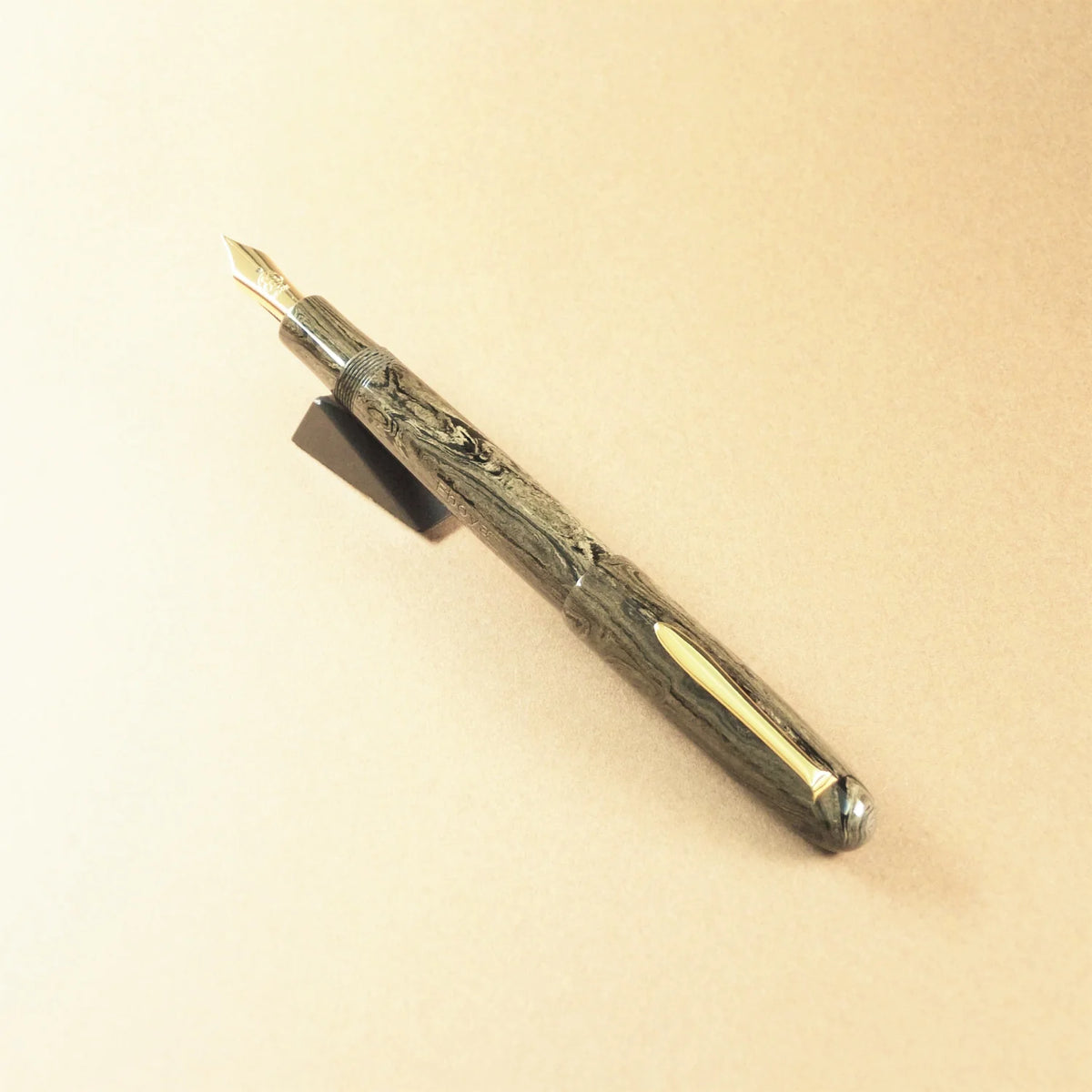 Eboya Fountain Pen - Houju in Beige