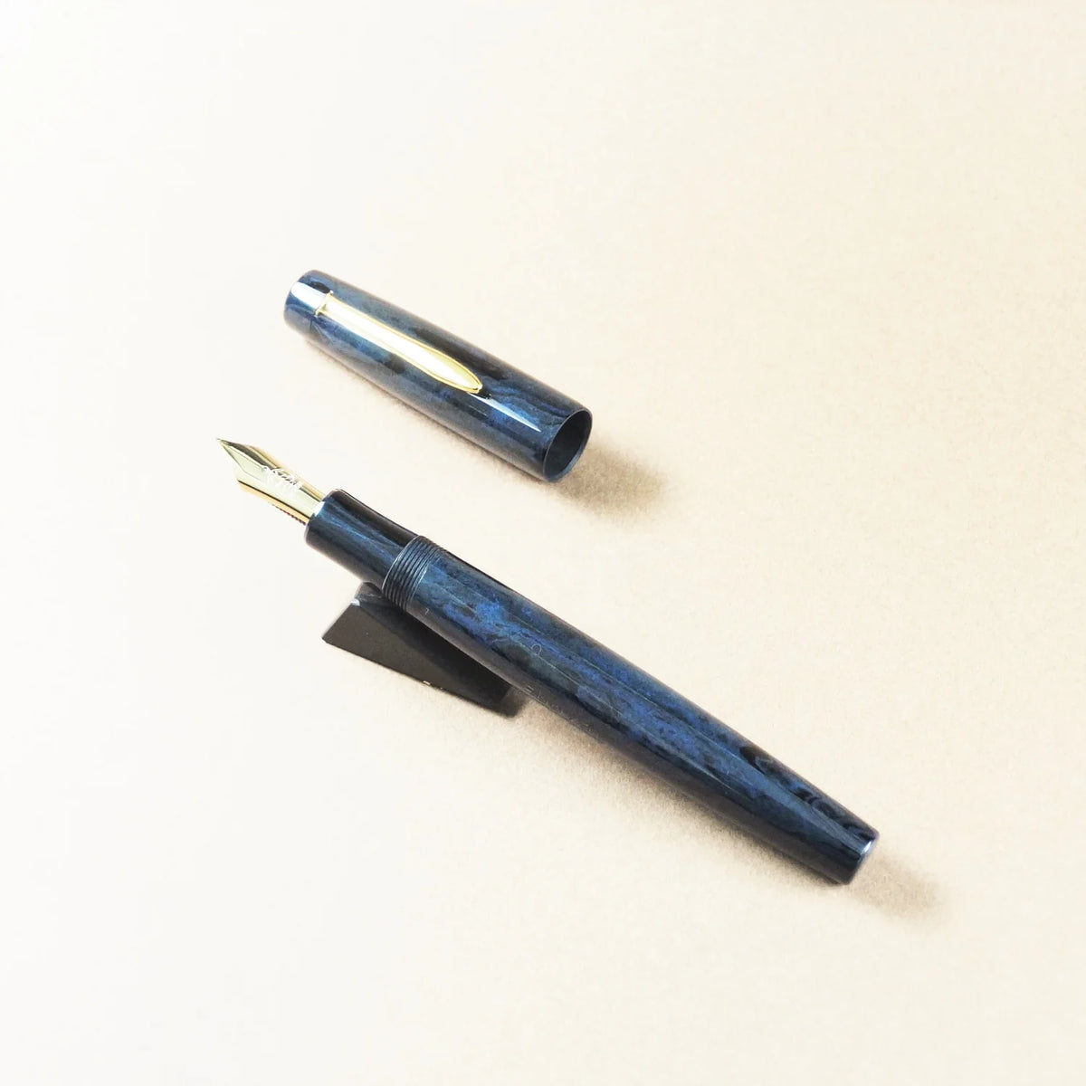 Eboya Fountain Pen - Natsume in Deep Sea Blue