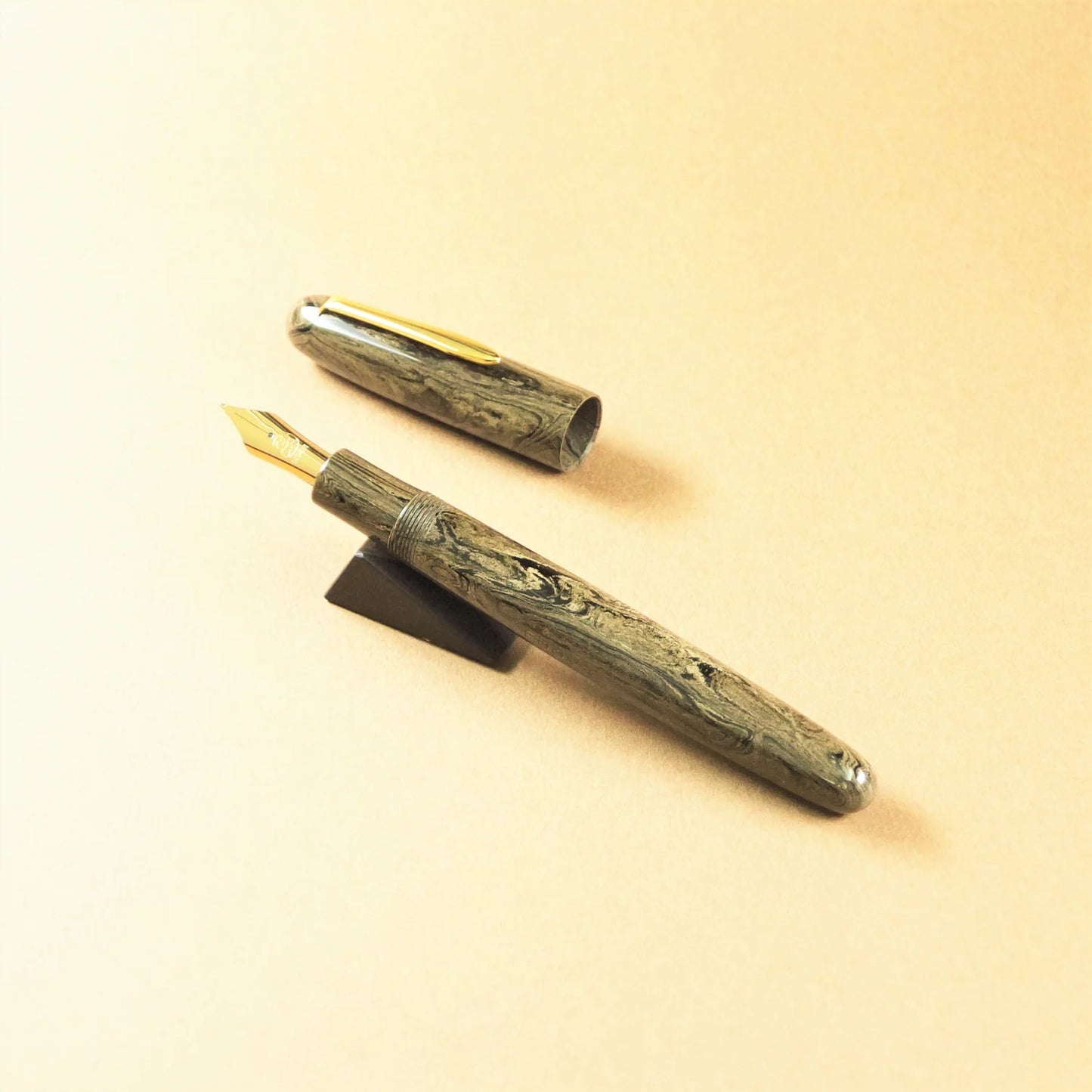 Eboya Fountain Pen - Houju in Beige