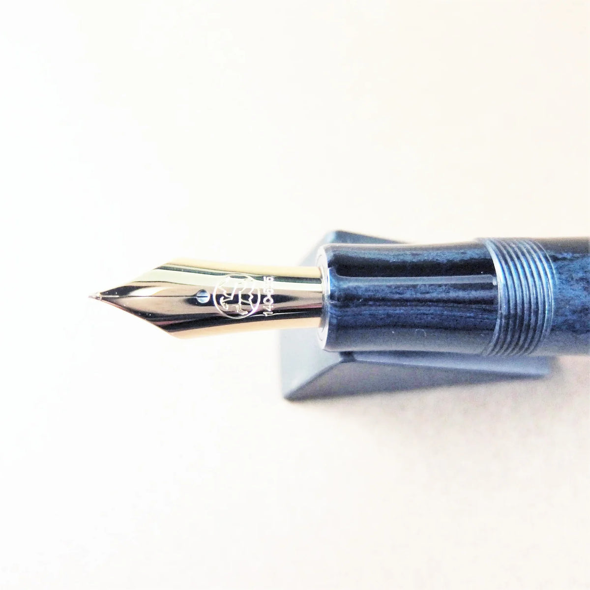 Eboya Fountain Pen - Natsume in Deep Sea Blue