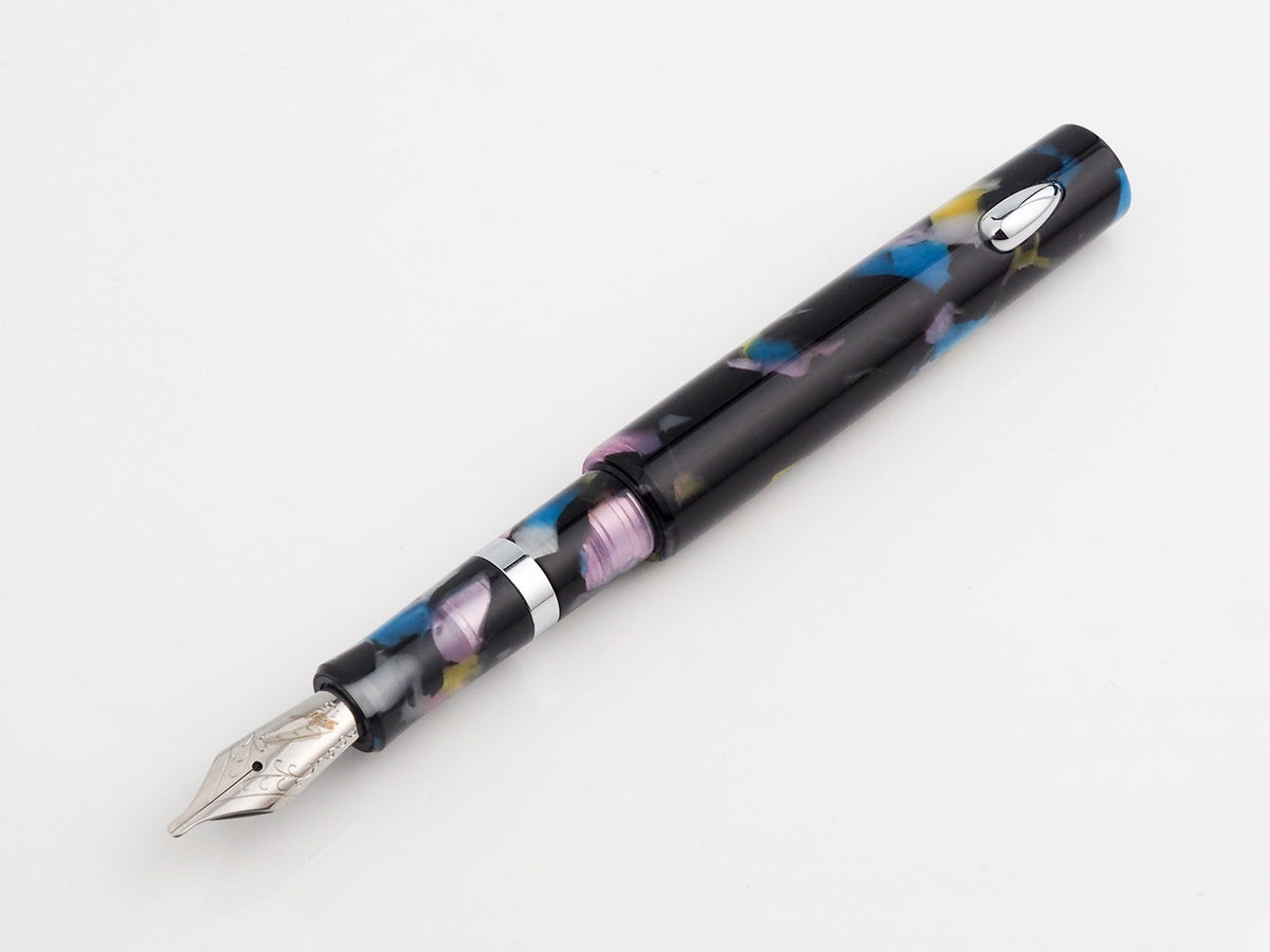 Fine Writing Pencket Fountain Pen: Black Nougat