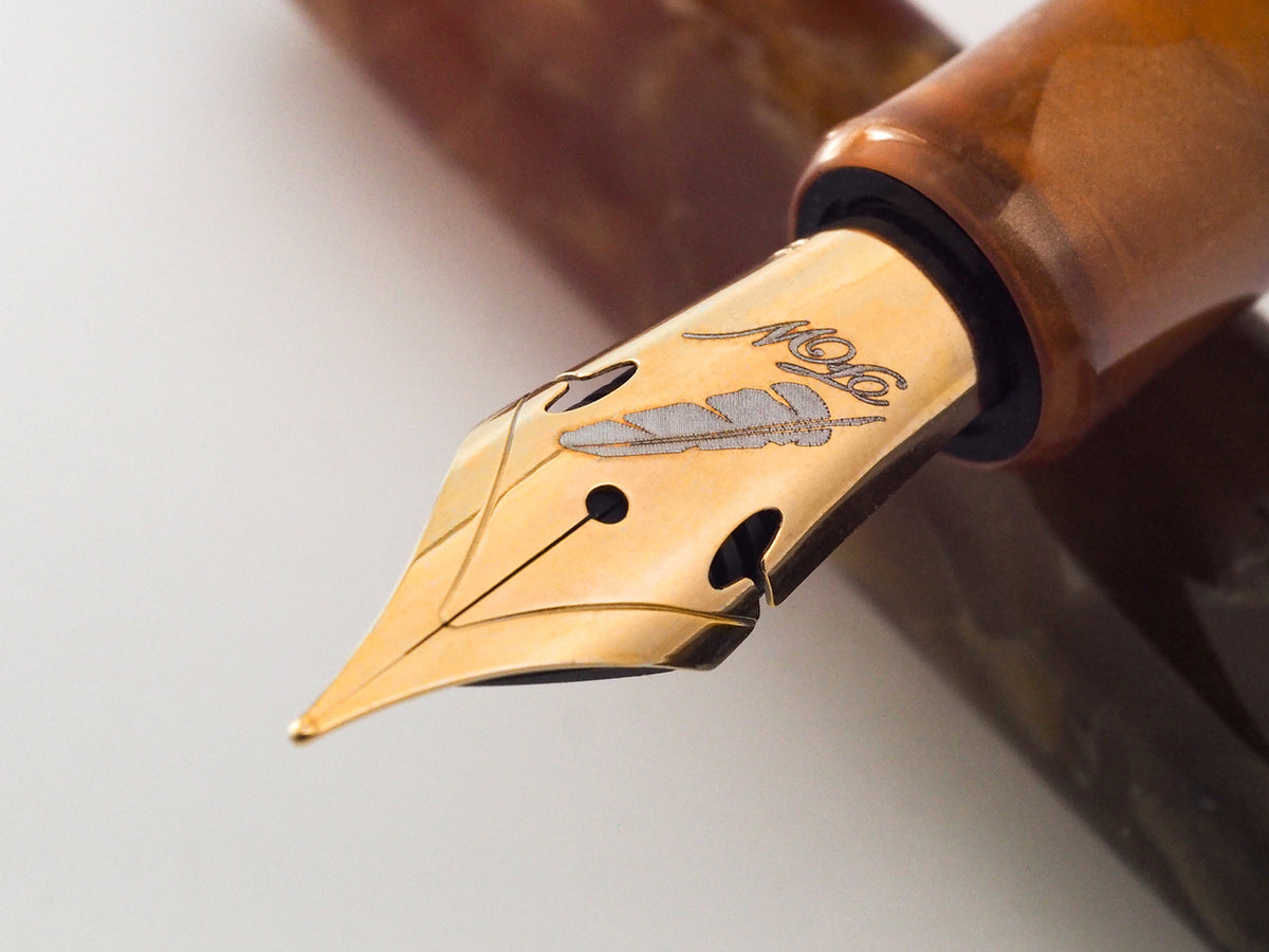 Fine Writing Pencket Fountain Pen: Garnet