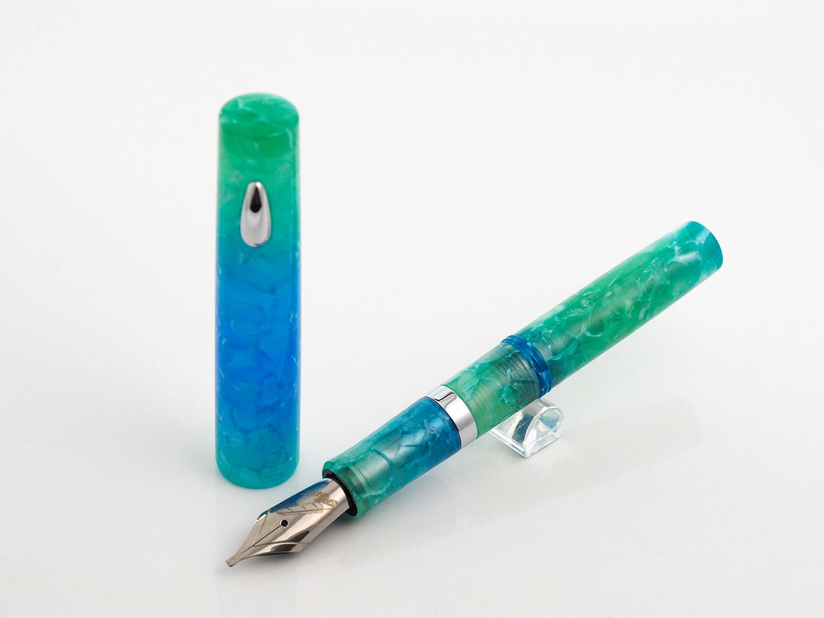 Fine Writing Pencket Fountain Pen: Icicle