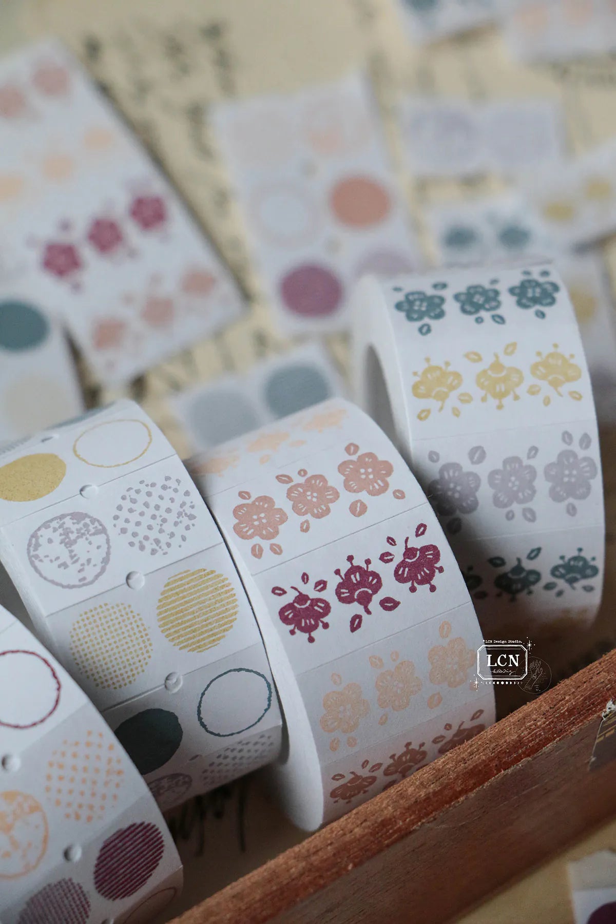 LCN Label Sticker Roll: Spring Flower - Red Tone