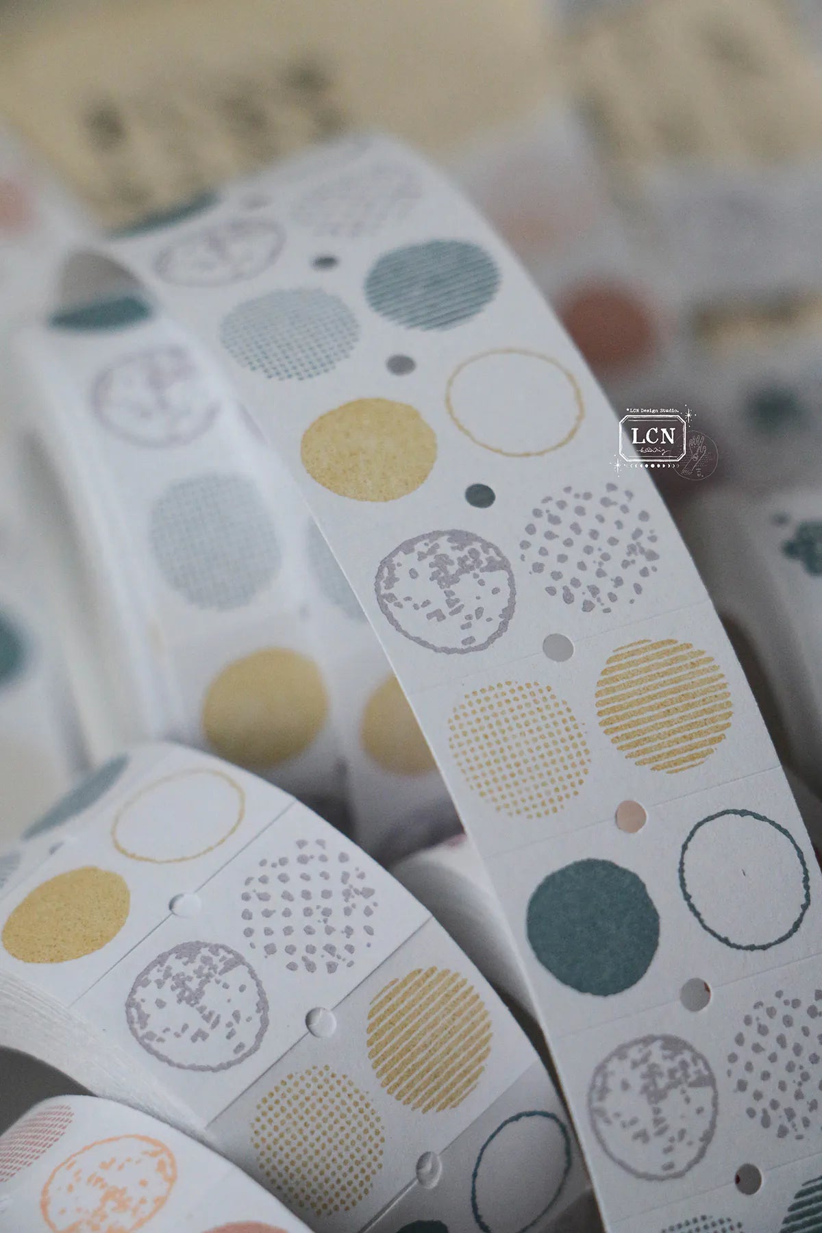 LCN Label Sticker Roll: Circle - Earth Tone