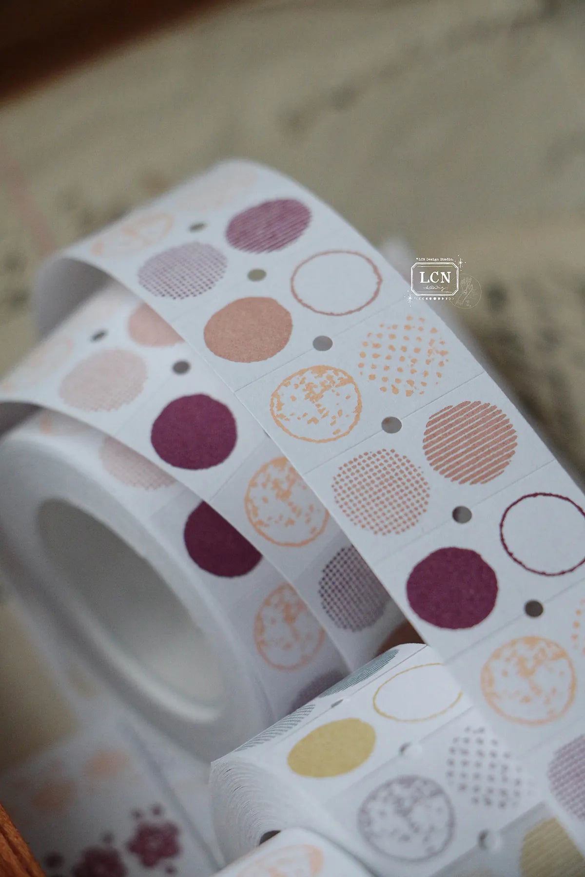 LCN Label Sticker Roll: Circle - Red Tone