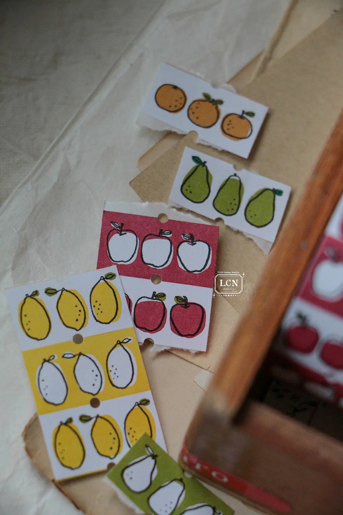 LCN Label Sticker Roll: Apple