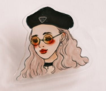 LA DOLCE VITA: Acrylic clip - Black beret