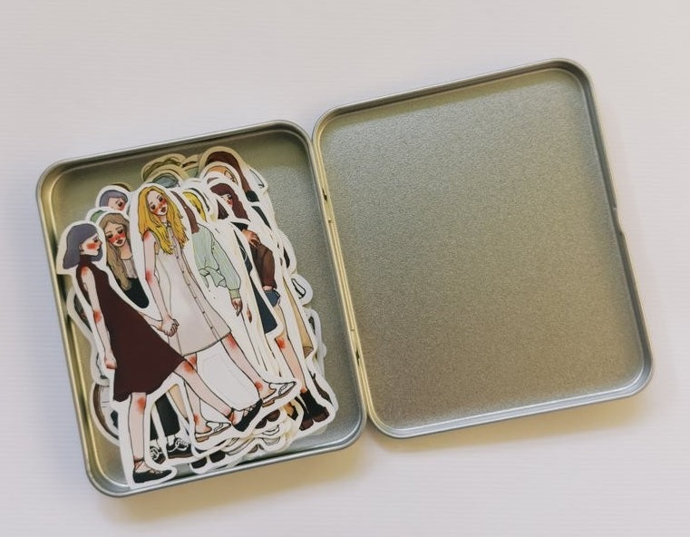 LA DOLCE VITA: Sticker set - As Long As You Smile, I Am Fine (25 stickers in a tin box)