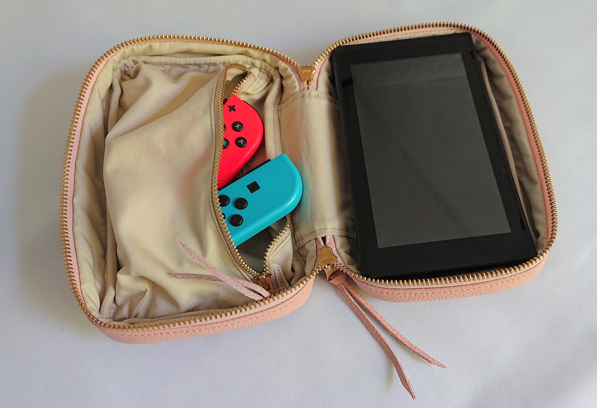 PRE-ORDER: Urban Sketchers Special Edition Leather Pen Case