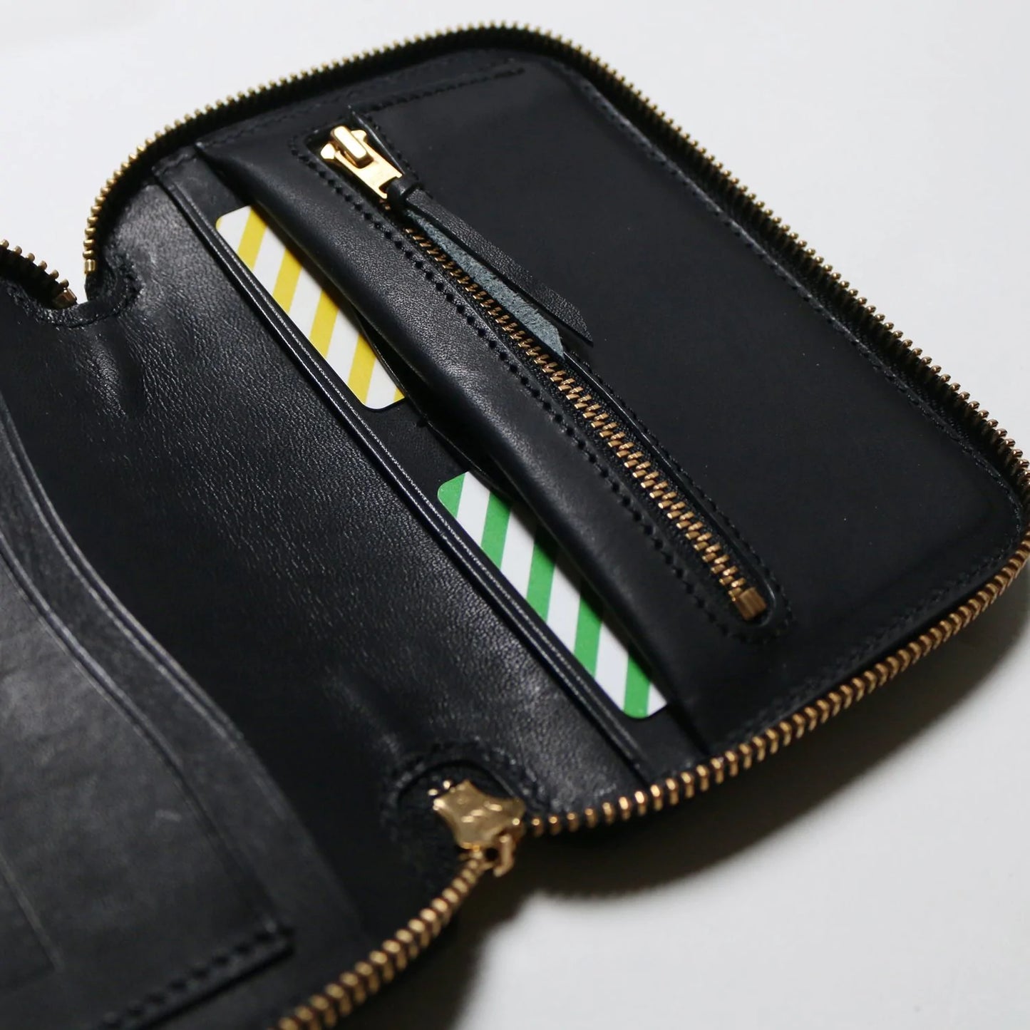 B7 Kurozan Black Leather Zip Organizer